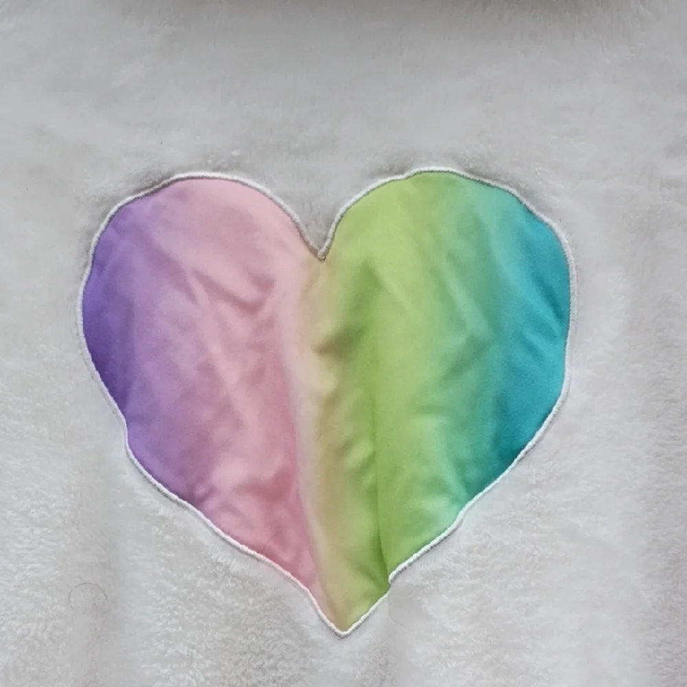 No Boundaries Unicorn Hoodie - White with Rainbow Heart Girls XL ( 15-17)